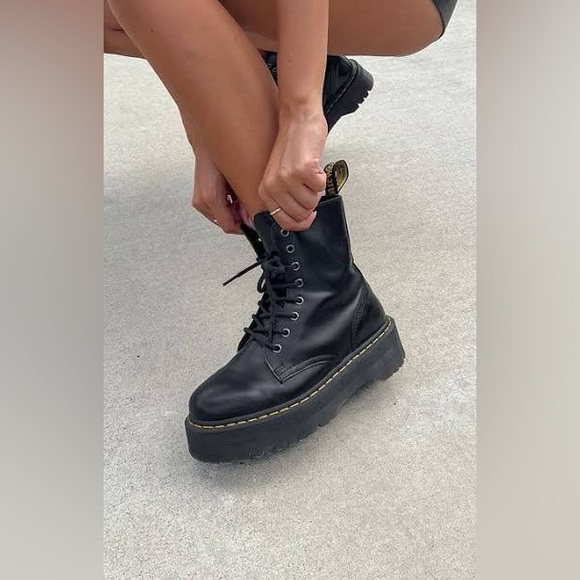 Dr. Martens Black Jadon Boot Smooth Leather Platforms - Picture 2 of 6